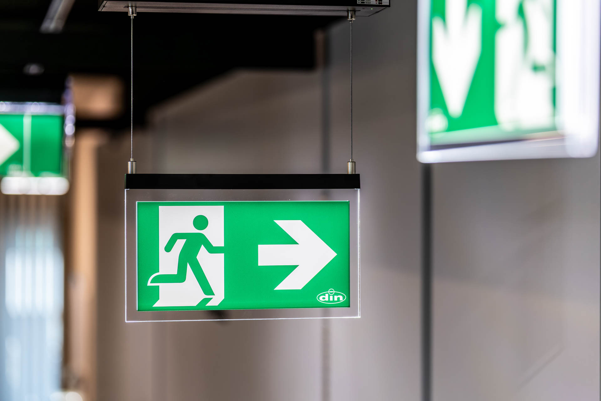 Continuous-row lighting systems | din-Sicherheitstechnik